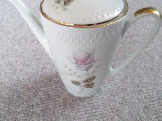 Edelstein Rose Kaffestel