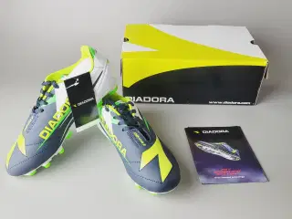 ⭐️· NYE Diadora Fodboldstøvler - FLERE STØRRELSER