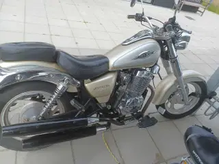 Billig helårs motorcykel