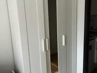 tøjskab