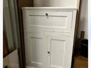 Hvidt skab