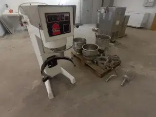 - - - Industrimaskiner Bjørn Varimixer M. Udstyr Gulvmodel.