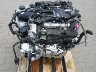 276853 Mercedes W213  E400 motor