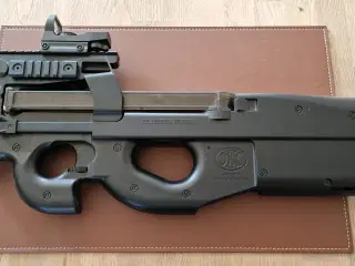 Elektrisk cybergun p90
