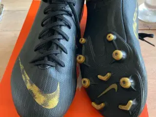 Nike fodboldstøvler, helt nye
