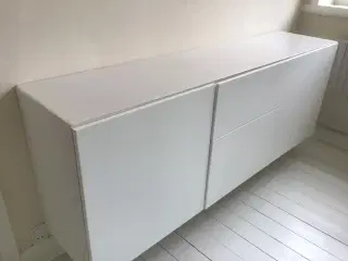 Skænk Ikea model BESTÅ med glas plade