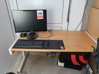 Samsung monitor, skrivebord keyboard & mus