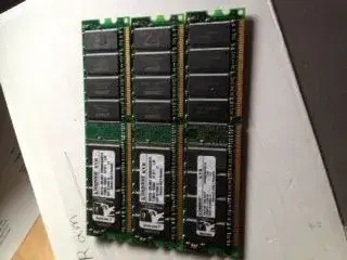 PC2700/PC3200 3x1GB ram