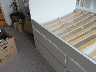 Gratis IKEA SLÄKT seng
