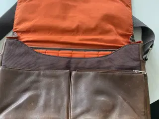 Knomo London Laptop 