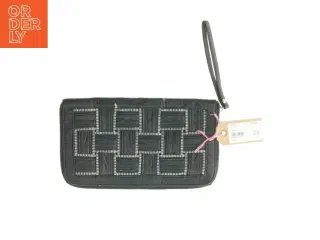 Sort clutch med lynlåsdetaljer (str. 26x15 cm)