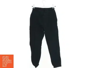 Sort joggingsbukser fra VRS (str. 140)