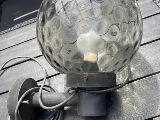 Udendørs lampe med glas kuppel