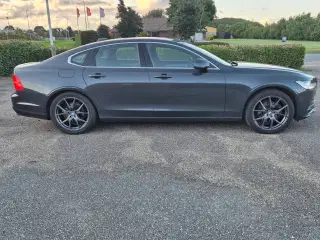 Volvo S90 4D Momentum