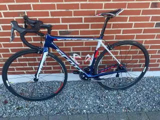 Scott addict team issue racercykel
