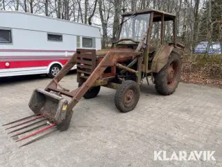 Traktor ZETOR 4718 med frontlæsser