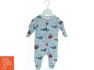 Heldragt med flyvemaskine og helikopter print fra H&M (str. 62)