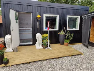 20 fod isoleret container med el, dør og 3 vinduer