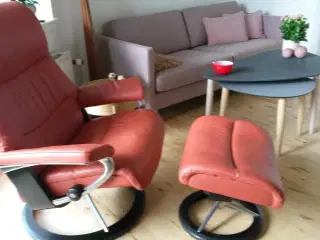 stressless wiev med skammel i henna farve