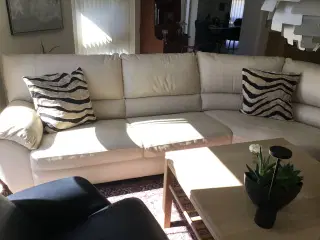 Cremefarvet skind, uden ridser/pletter/ huller/røg