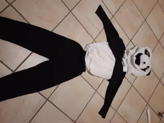 Panda kostume str. 5-6 år