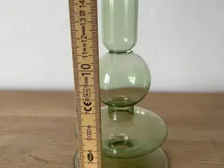 Smuk grøn lysestage i glas