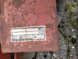 - - - Traktor tilbehør. Kost.