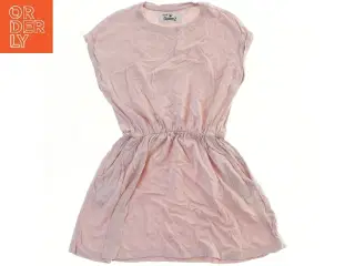 Kortærmet rosa kjole med elastik fra Queenz (str. 122)