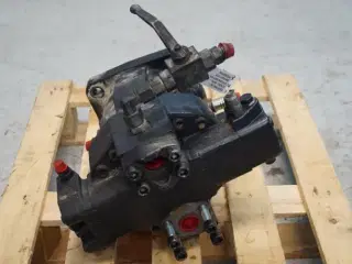 Case 525 Hydrostatmotor 84497193