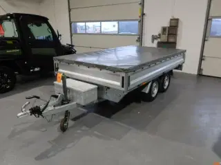 TRAILER, VARIANT