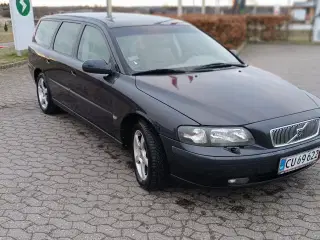 Volvo V70. 2.4T
