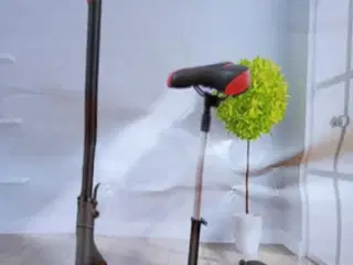 Sæde til el løbehjul.