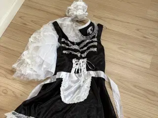 Stuepige, 60’er udklædning, nonne og flere ..