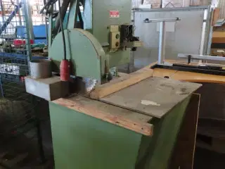 Hydraulisk profiljernssaks og stansemaskine