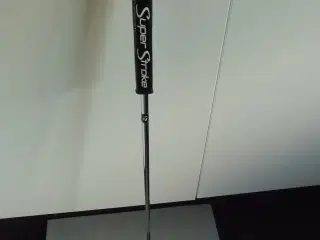 Taylormade Spider GT Rollback putter sælges