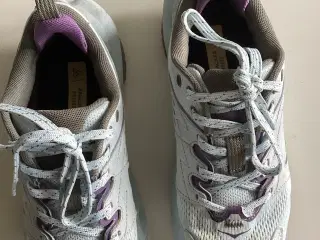 HOKA fritidssko 36 2/3 eller UK 4