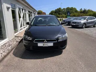 Mitsubishi Lancer 1,8 Invite SportSedan