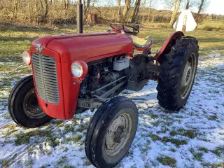 MASSEY  FERGUSON. 35
