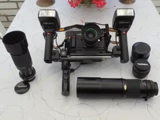 Nikon F 301 kamera med tilbehør