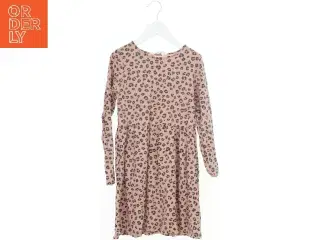 Langærmet kjole med leopardmønster fra H&M (str. 140)