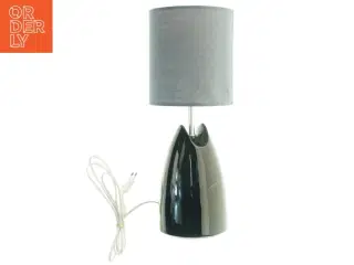 Johgus Bornholm Bordlampe med grå stofskærm og sort fod (str. 48 x 18 cm)