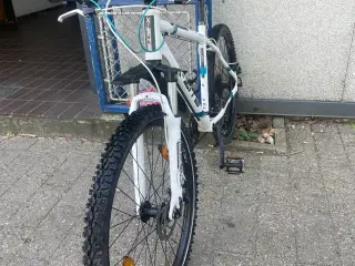 mountainbike. X-zite,  26 tommer.     