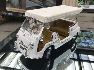 Modelbil 1:18. LA MINIERA FIAT 600 D MULTIPLA