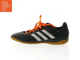 Indendørs fodboldssko fra Adidas (str. 36 og 2 tredjedel)
