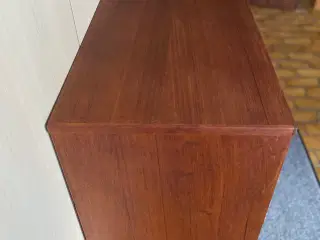 Teaktræs kommode