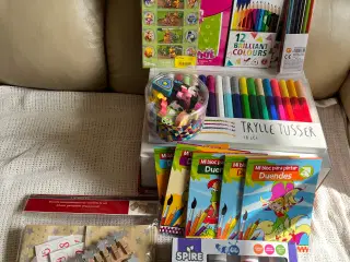 Div. bøger, både læse og tegne etc