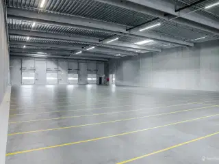 Ejendommen er beliggende i Køge med hurtig adgang til de største byer og transportårer i Danmark