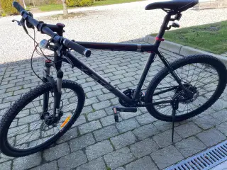 Fin, velkørende Mountainbike sælges