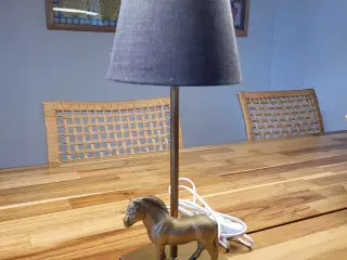 Fjordhest bordlampe