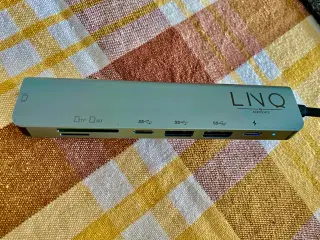 LINQ byELEMENTS 7in1 Pro USB-C, Multiport Hub med.